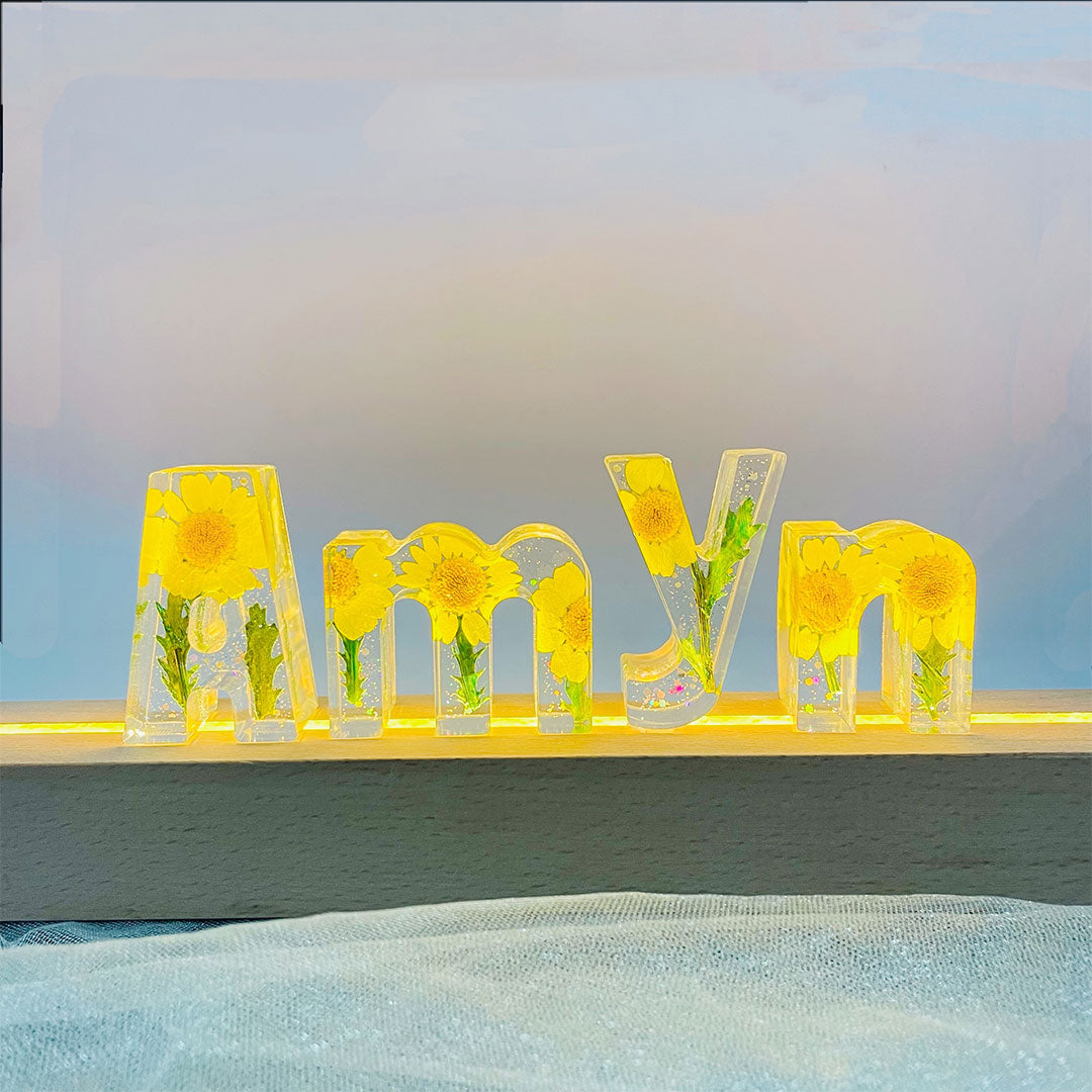 Dried Flowers Resin Letter Lamp - HANDMADE